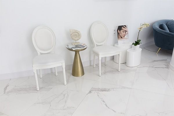 Sala de espera de clínica Aurea Clinic